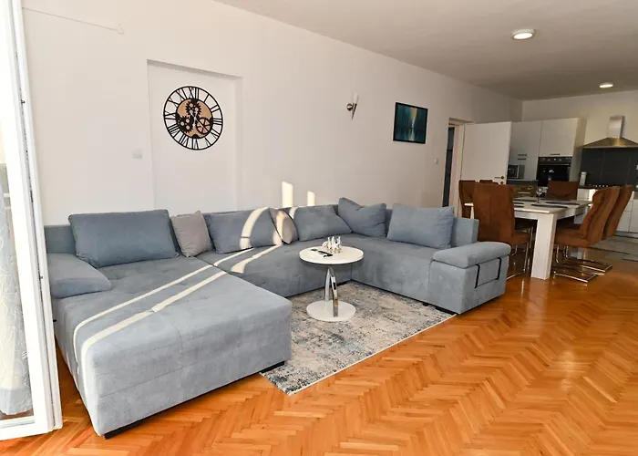 Apartment Boomerang